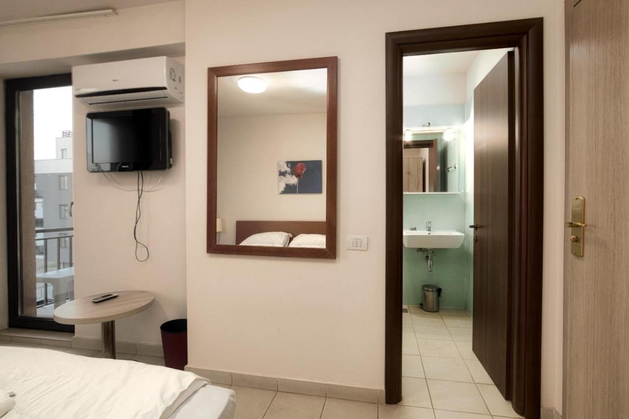 Hotel Cochet Constanţa Buitenkant foto